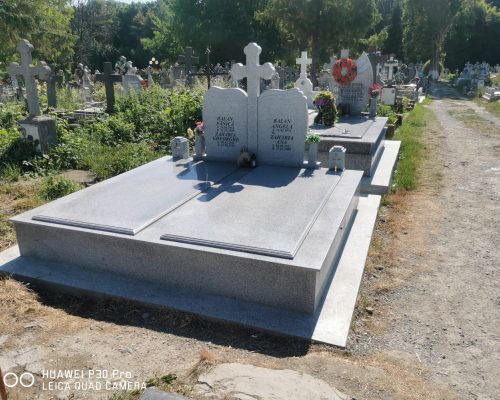 monument-funerar-granit-gri-bordura-cimitir-botosani