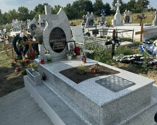 monument-funerar-granit-gri-pietris-alb-cruce-botosani-2
