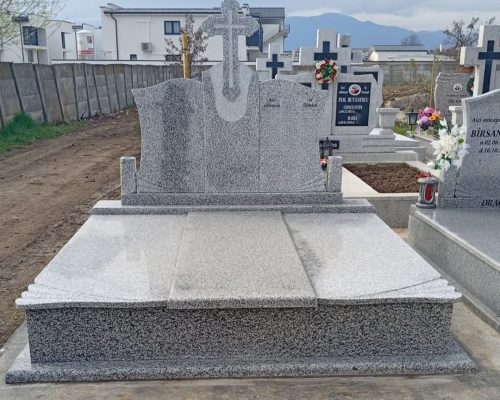monument-funerar-granit-roz-dublu-cruce-botosani-4